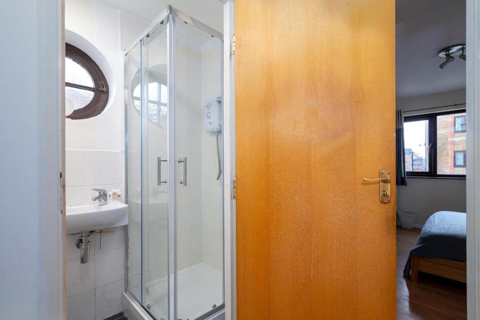 Guestready - 4br In Surrey Quays Canada Water Londen