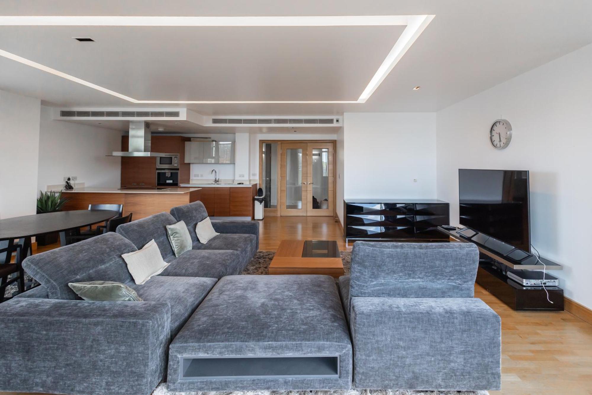 Ads Lux Lettings Ltd - Battersea Reach Londen