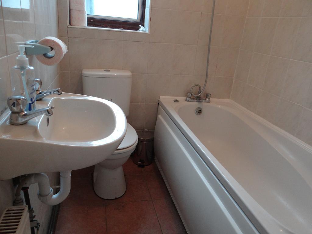 Vallance Road House 2* London