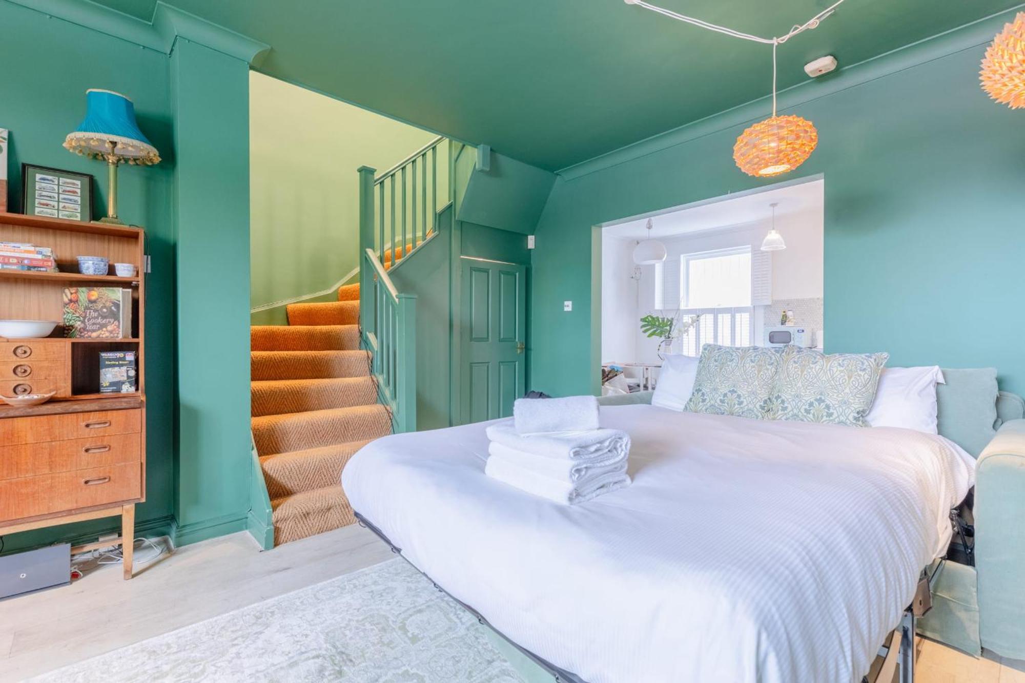 Bright 3 Bedroom House Near King's Cross Stpancras Holiday home London