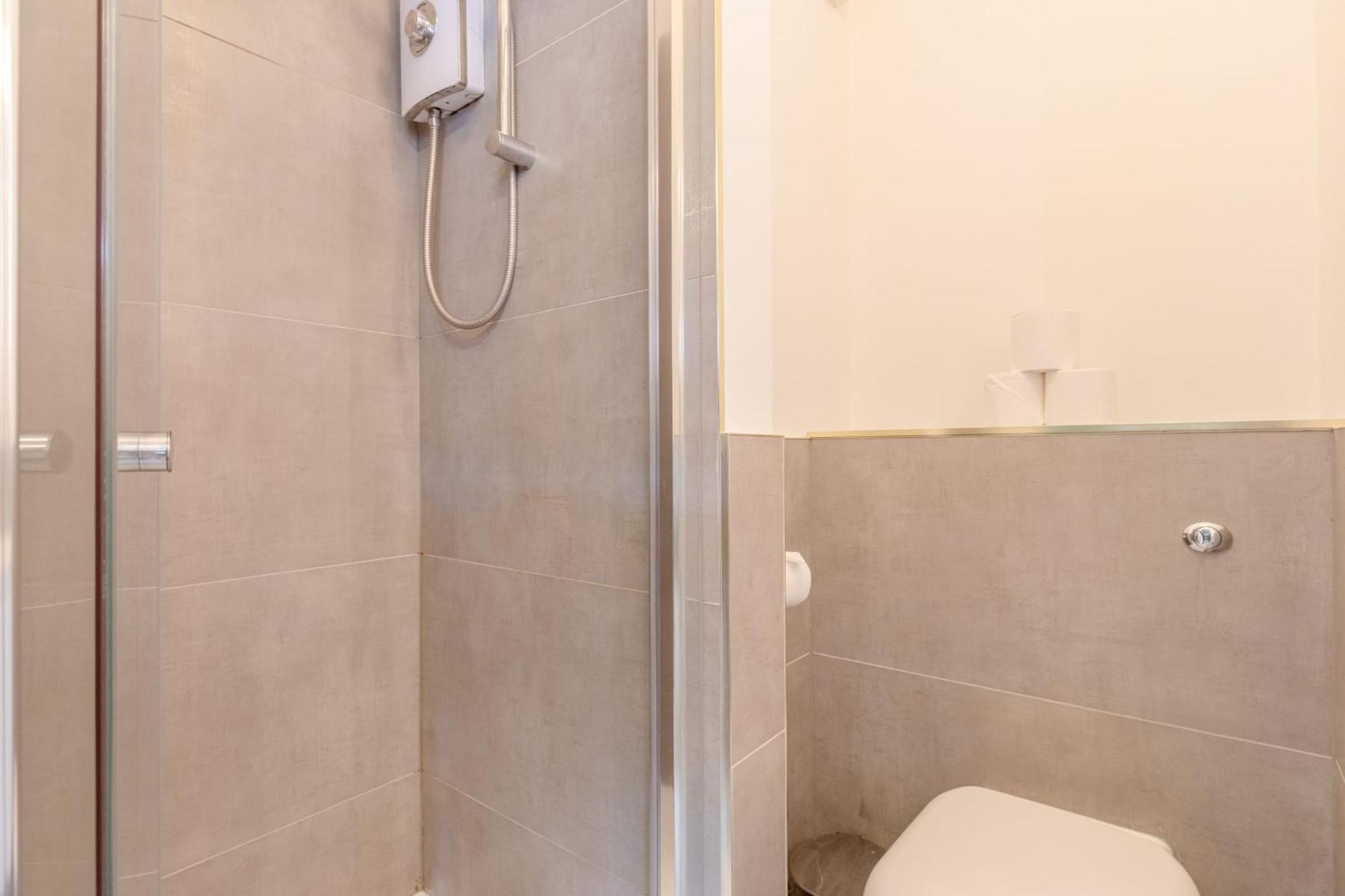 Bright 3 Bedroom House Near King's Cross Stpancras Holiday home London