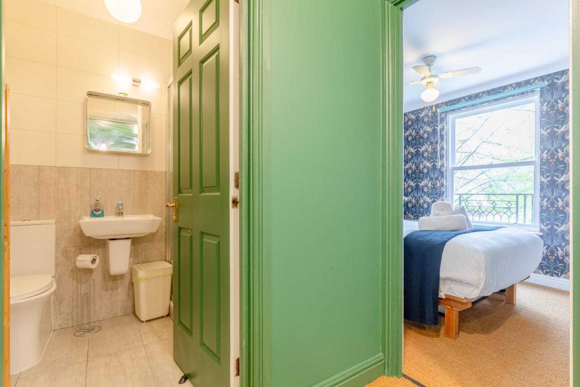 Bright 3 Bedroom House Near King's Cross Stpancras Holiday home