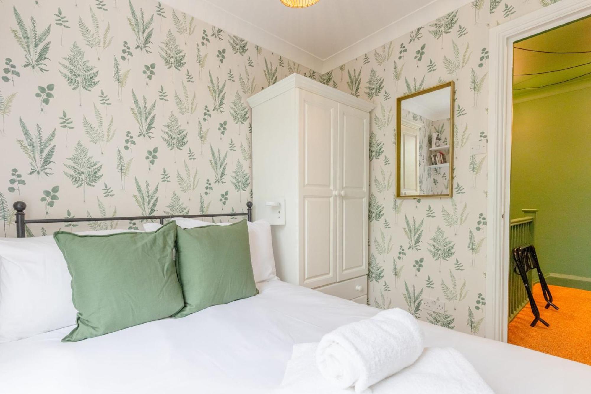 Bright 3 Bedroom House Near King's Cross Stpancras Holiday home London