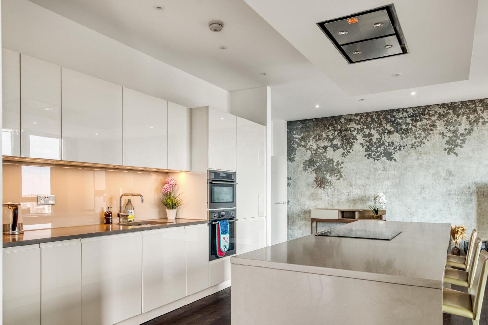 Stunning 360º View Luxurious Penthouse Apartment London