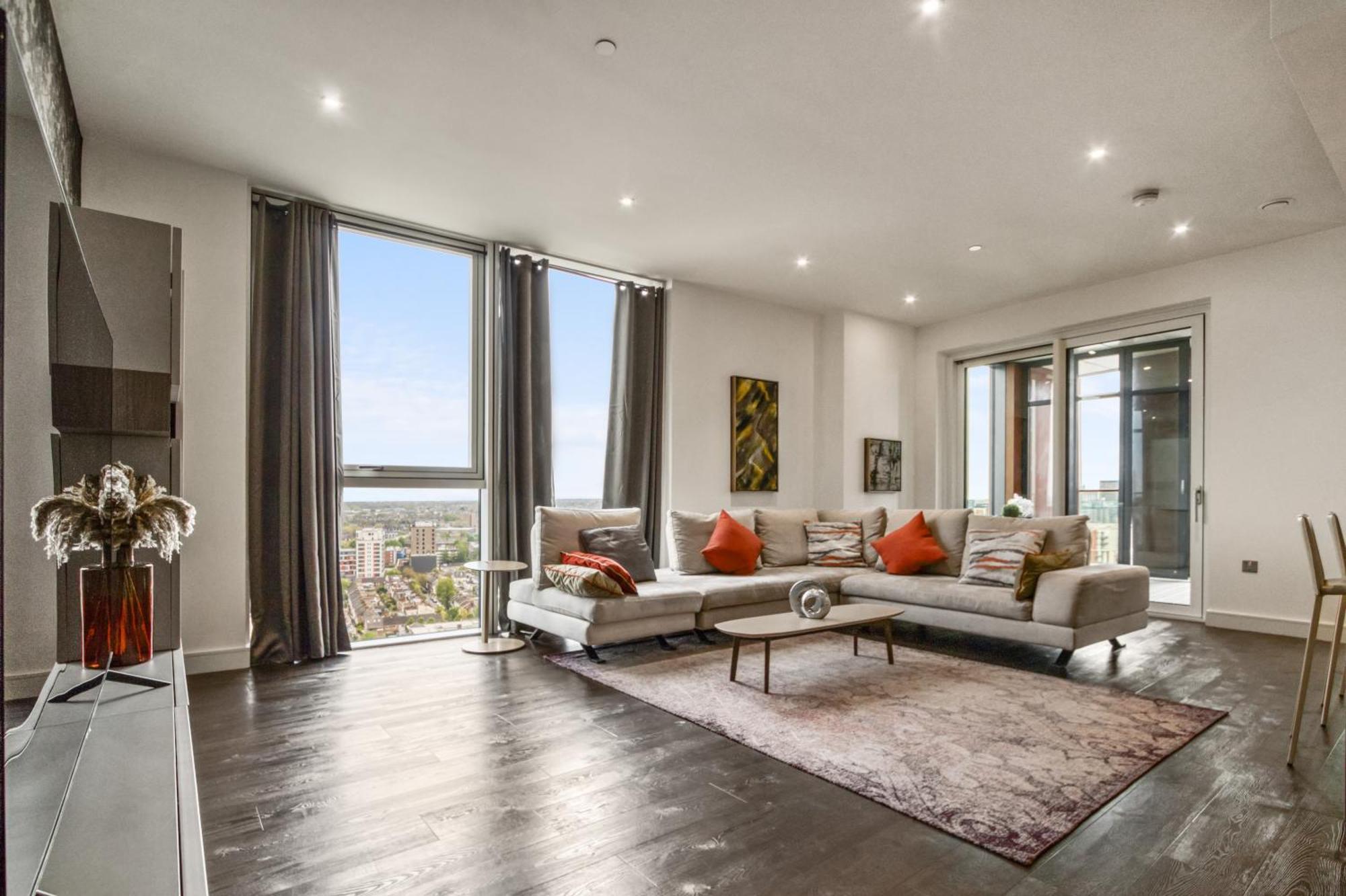 Stunning 360º View Luxurious Penthouse London