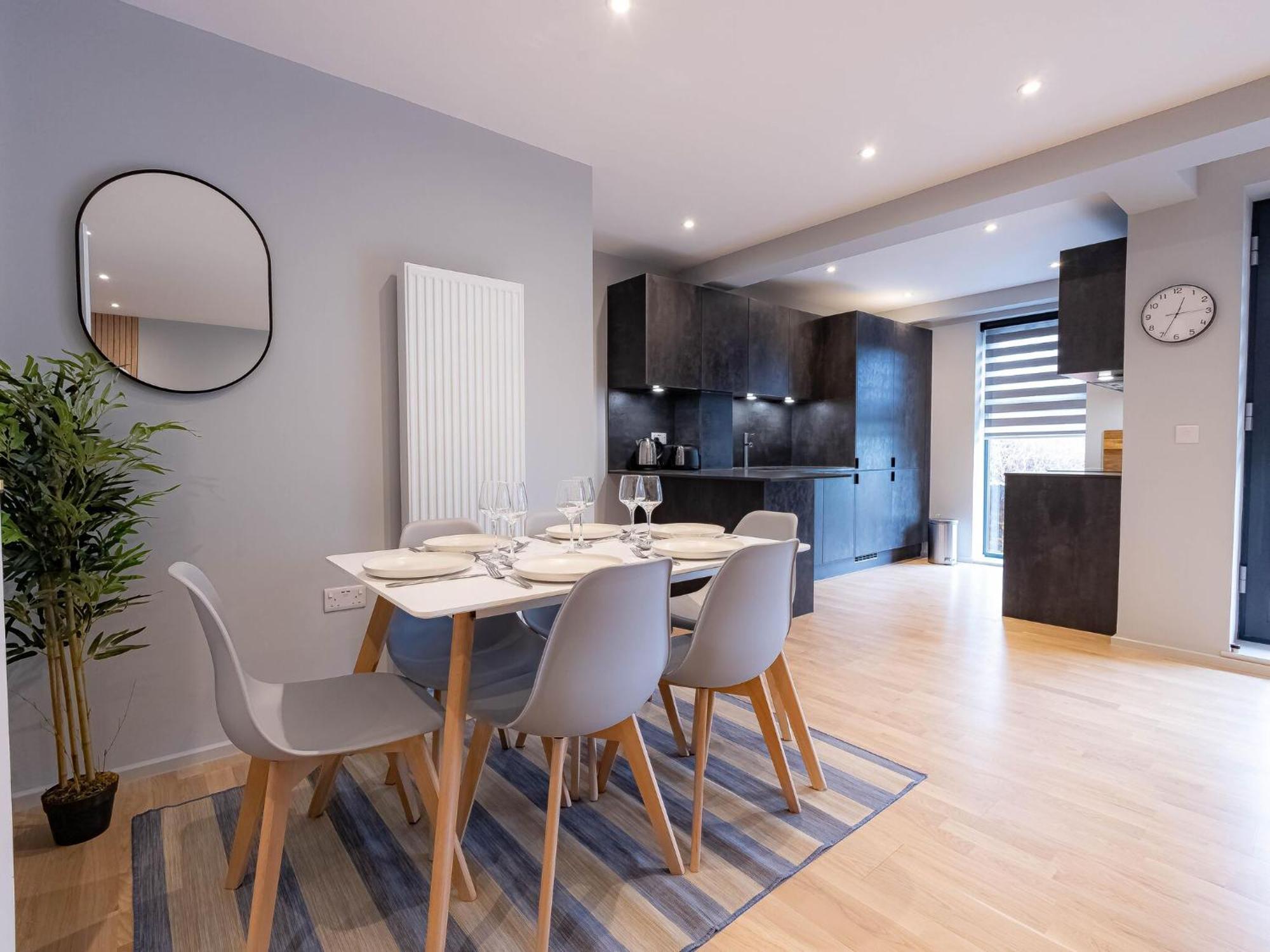 Luxurious Hackney Near Train Station *