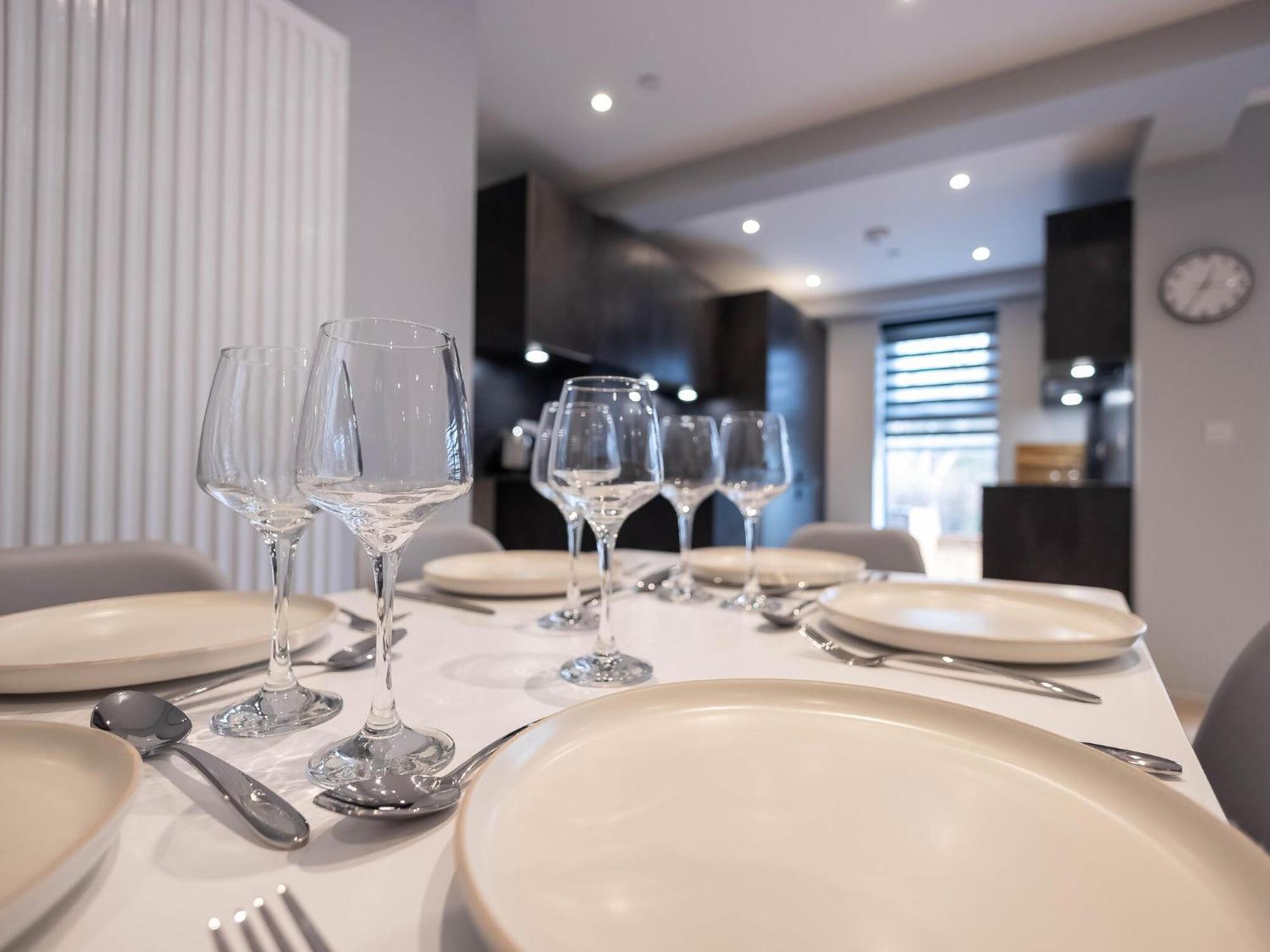 Luxurious Hackney Near Train Station *