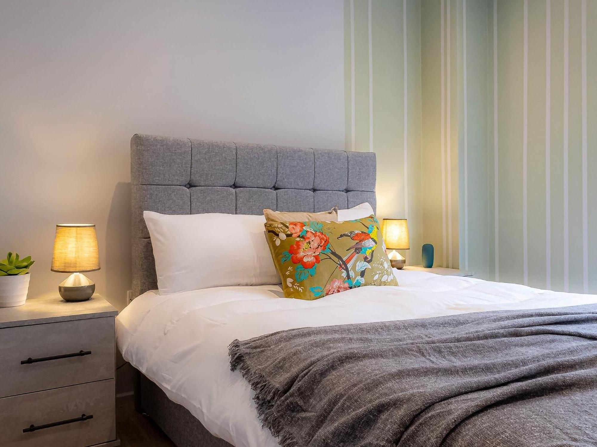 Luxurious Hackney Near Train Station * London