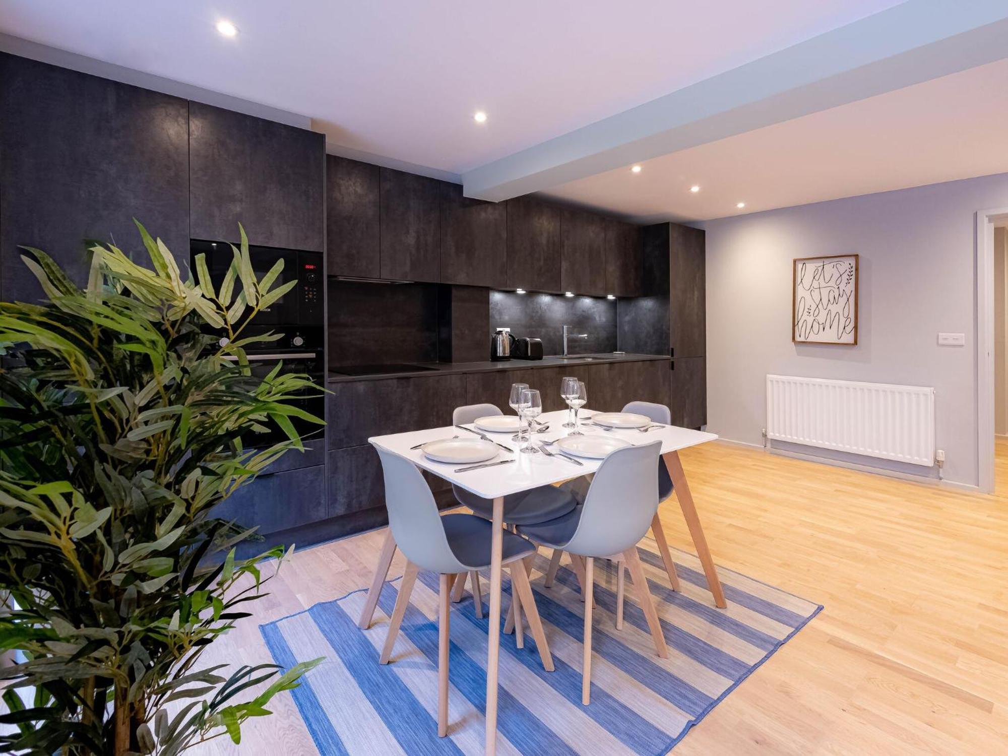 Luxurious Hackney Near Train Station *