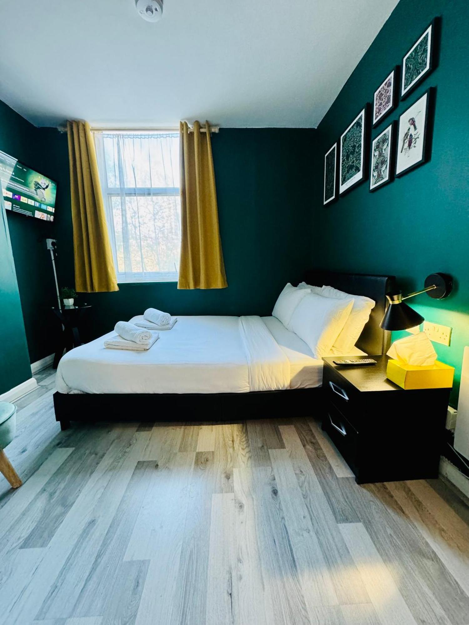 Unique Flat In 1110 Leilighet