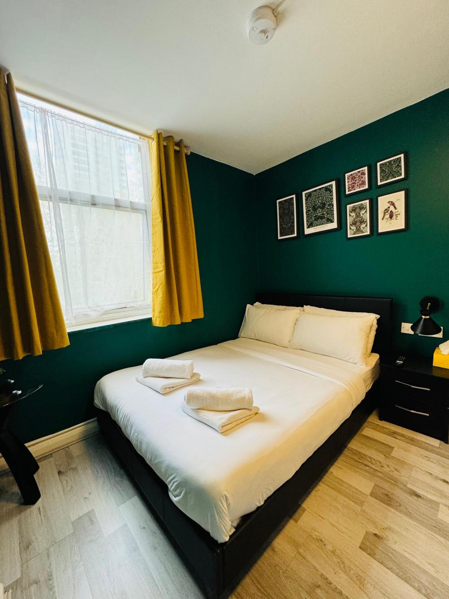 Unique Studio Flat In City 1110 Apartment London