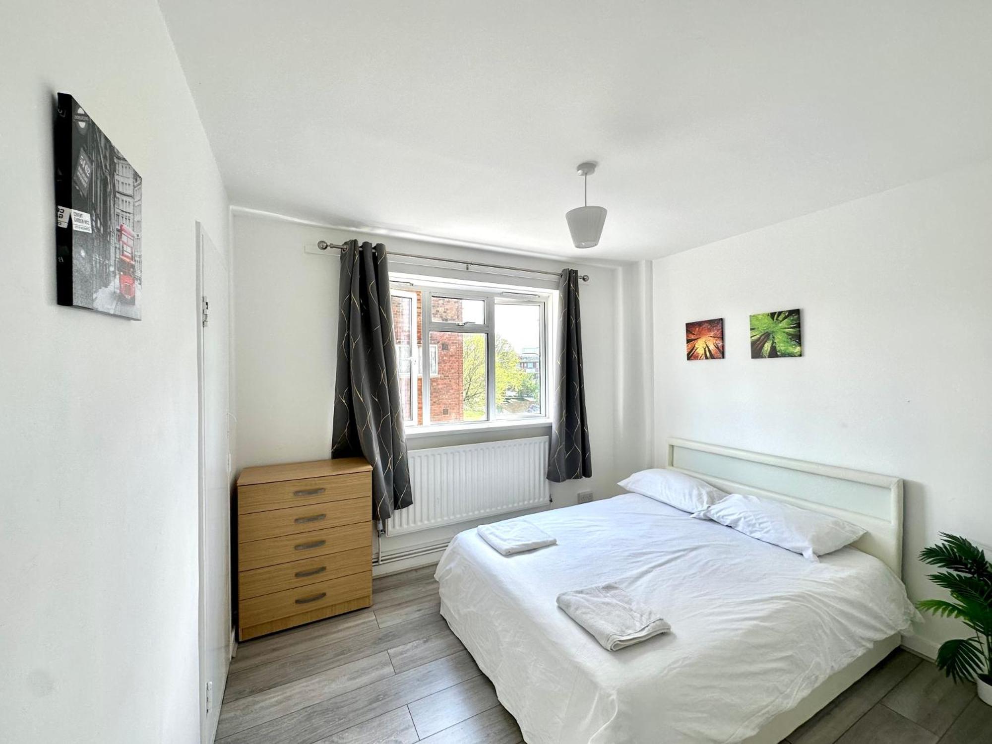 Fabulous 3 Bedroom Flat Sleeps 6 Apartment