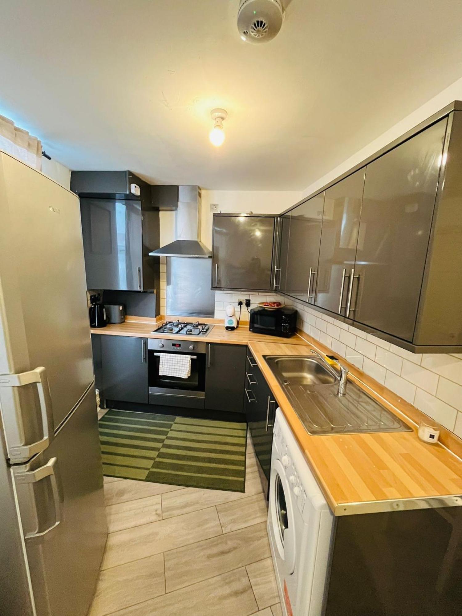 Apartment Willesden J Guest 4 *