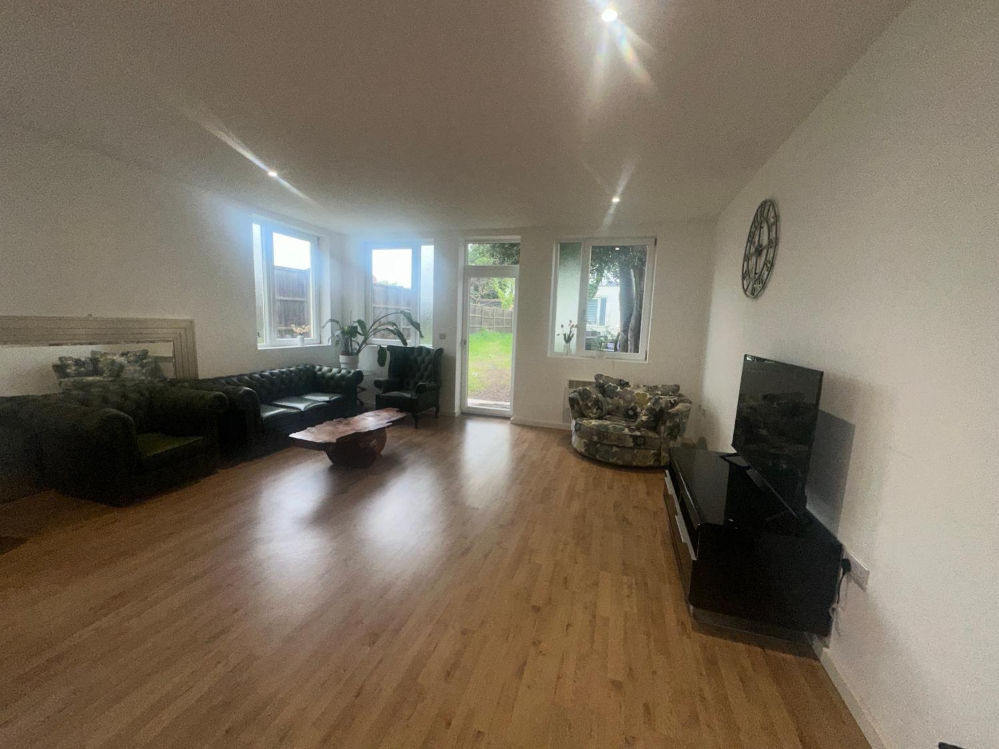 North A Spacious 7 Bedroom House Accommodating Up To 18 People Complete With Own Gym And Table Tennis London