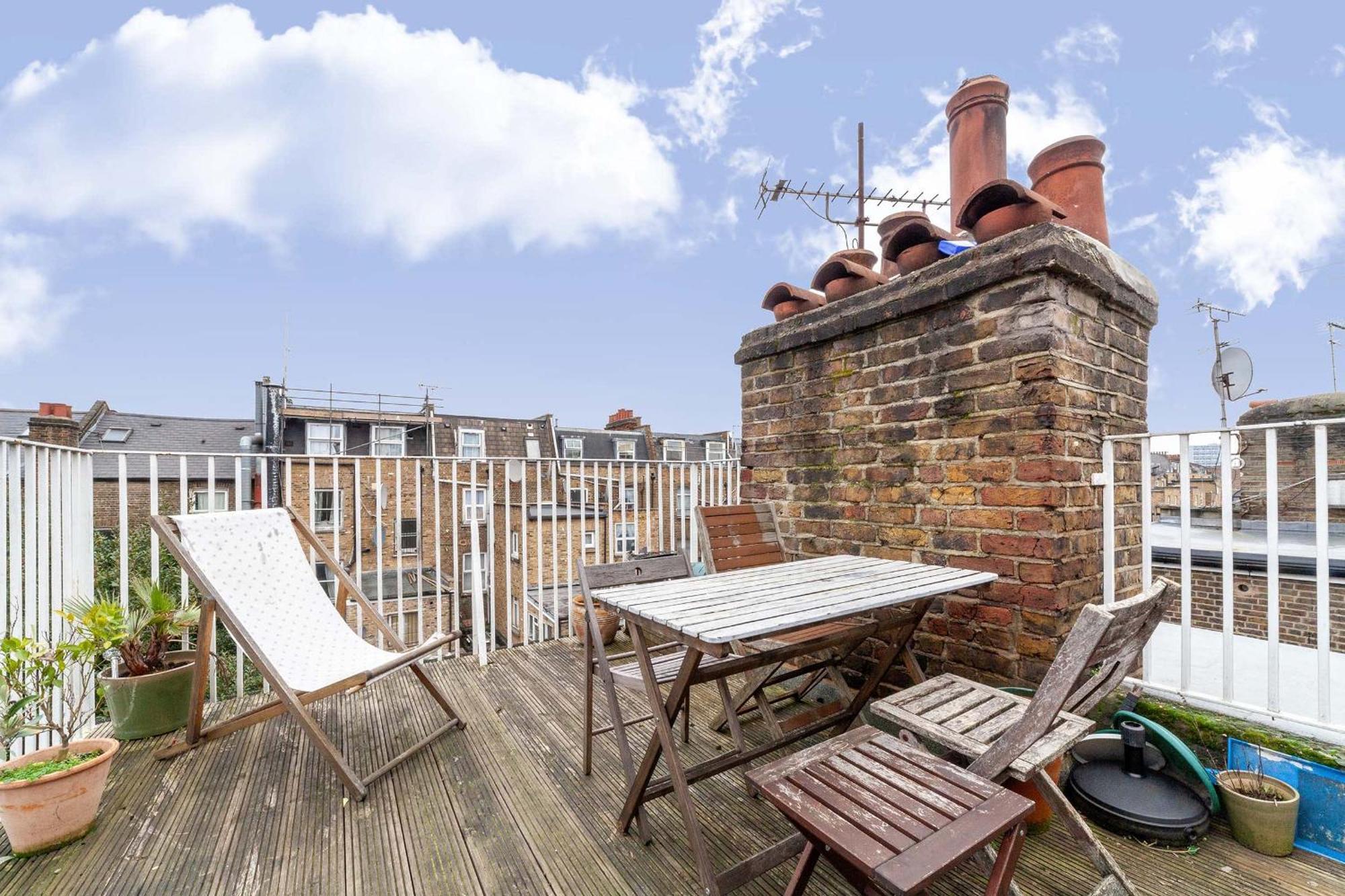 Colourful Notting Hill Apartment London