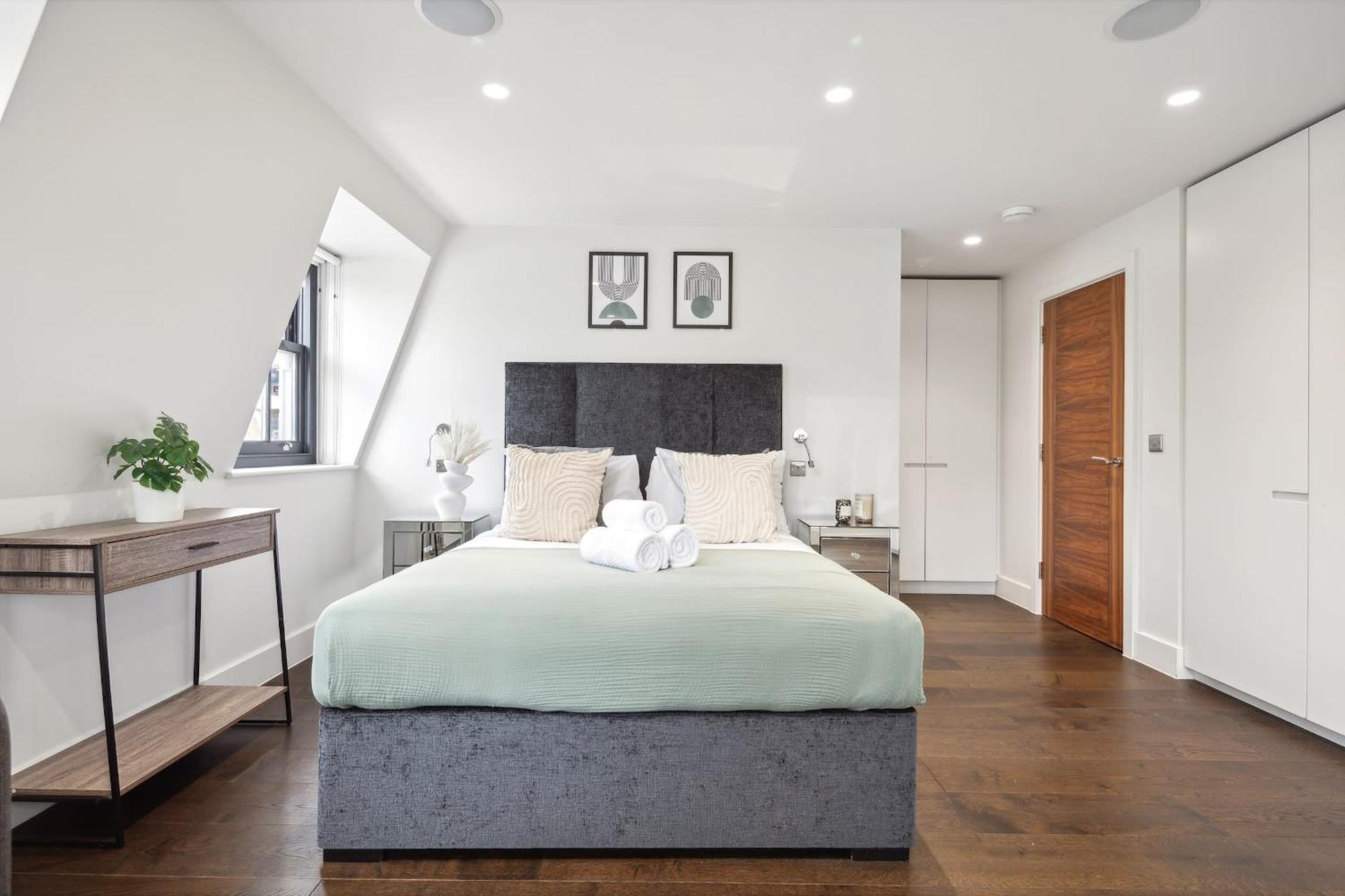3br Penthouse With Terrace - Cityapartmentstay