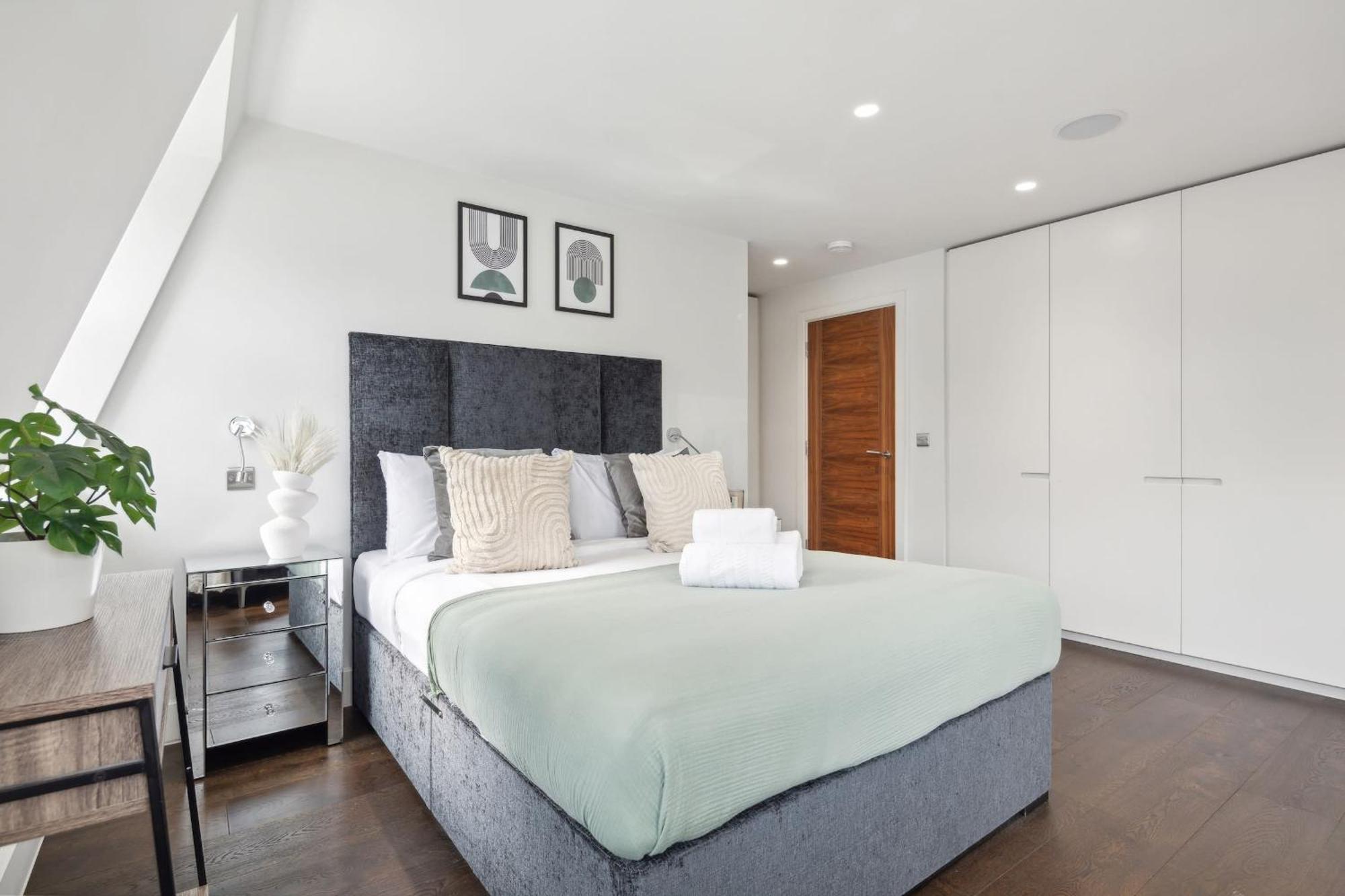 Leilighet 3br Penthouse With Terrace - Cityapartmentstay London
