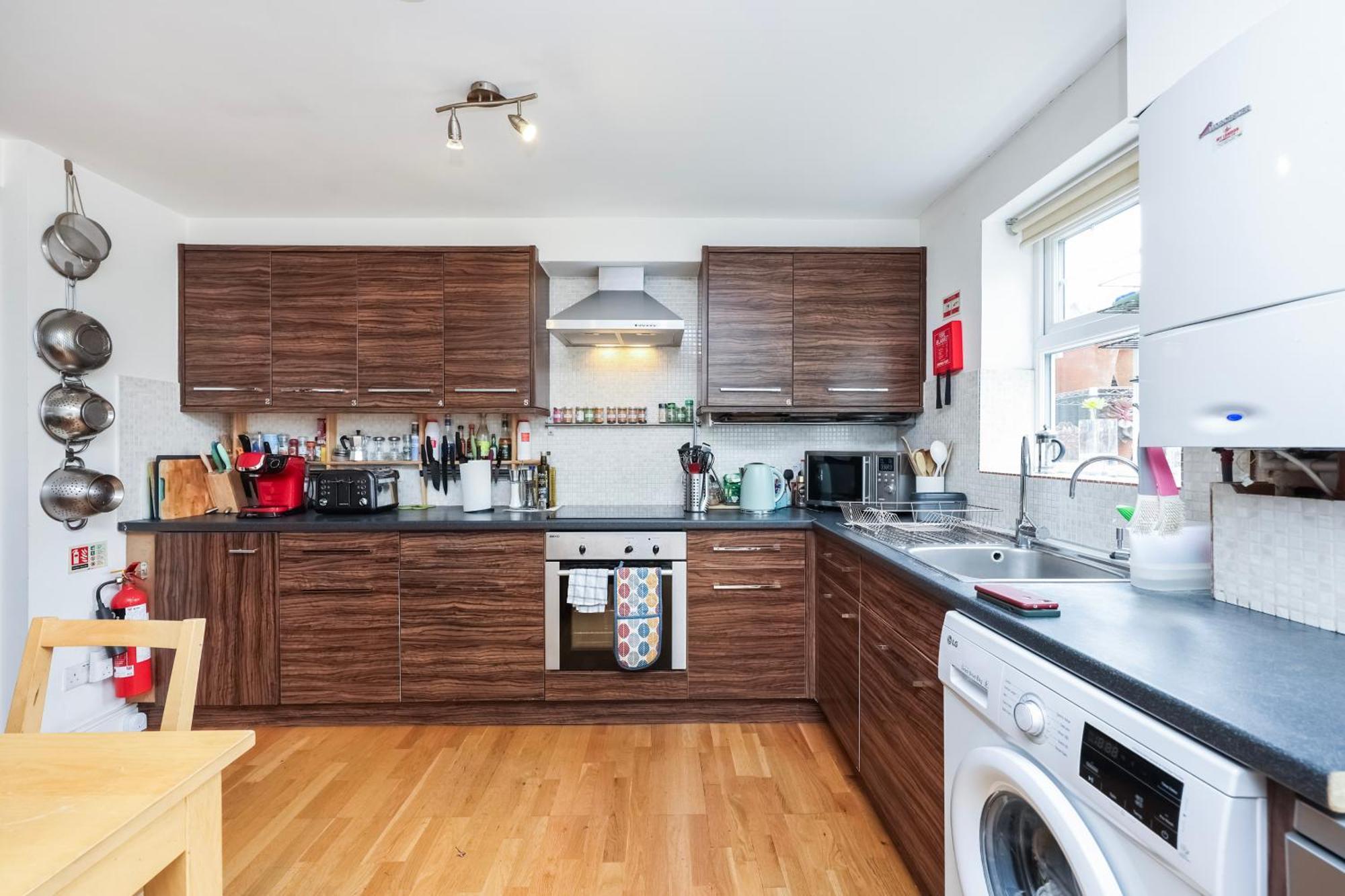 Apartment Vibrant Clapham Double Bedroom *
