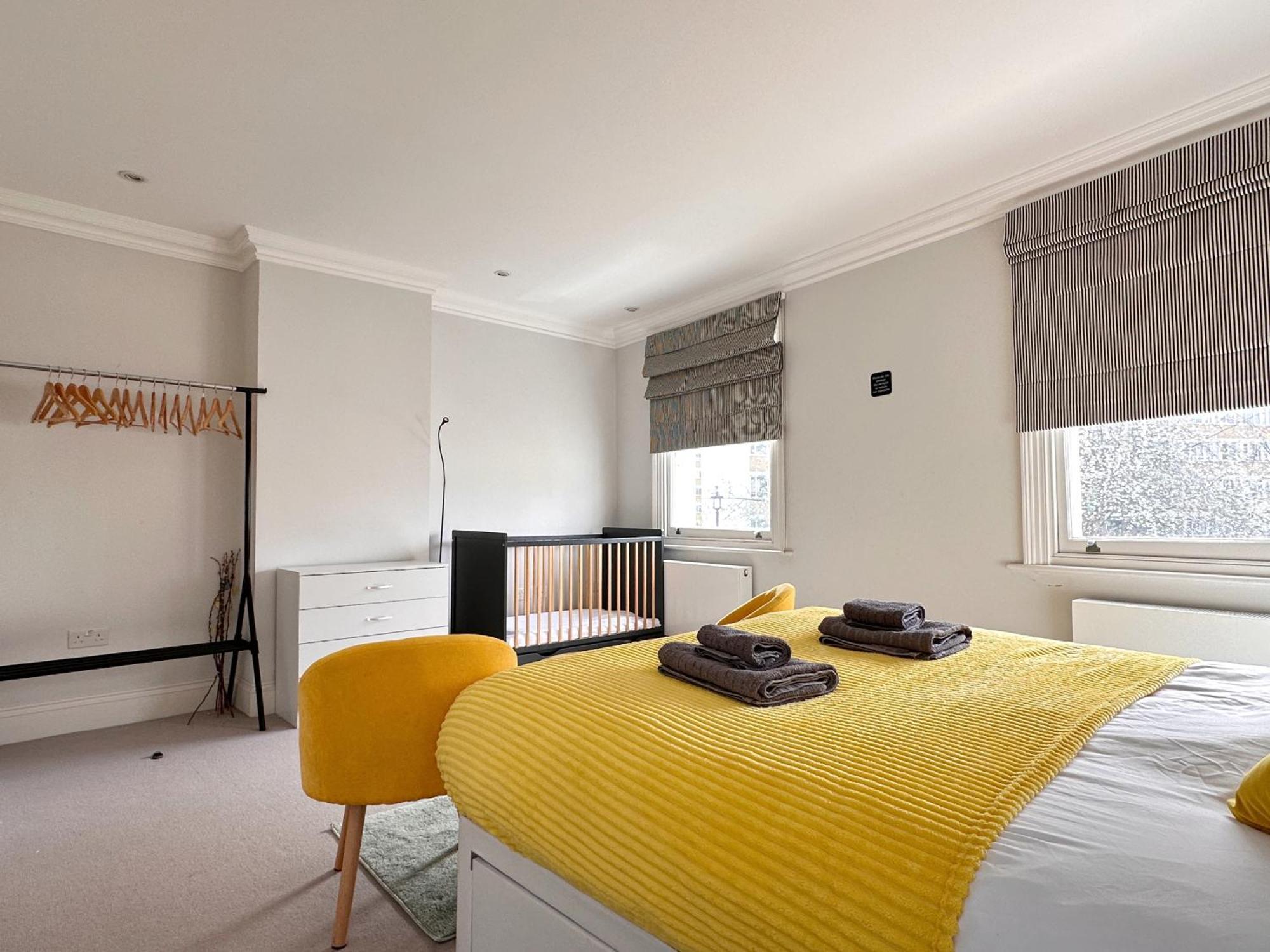 Spacious And Cosy 3brs 5f House In Heart Of *