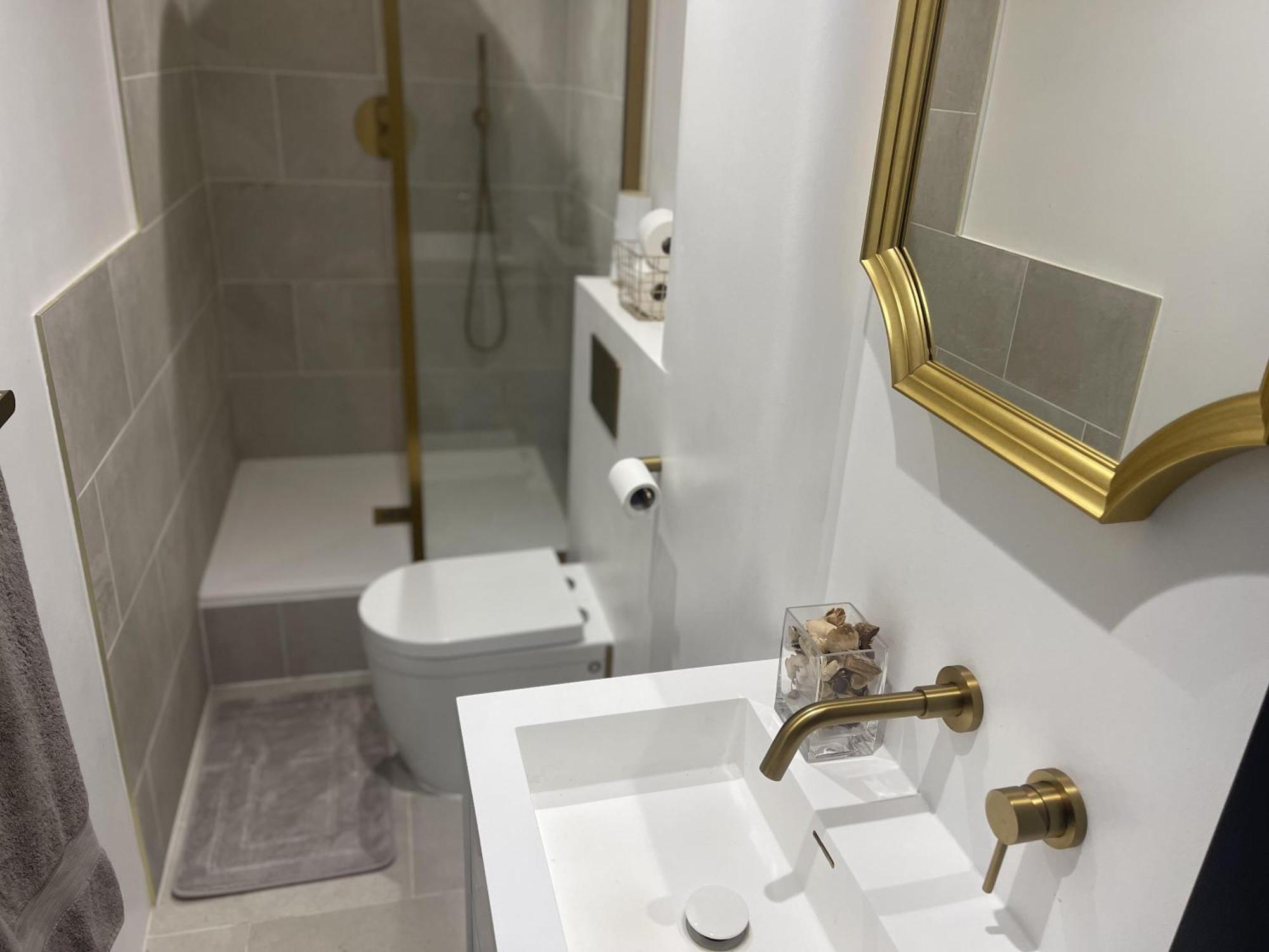 Immaculate 2-bed In London
