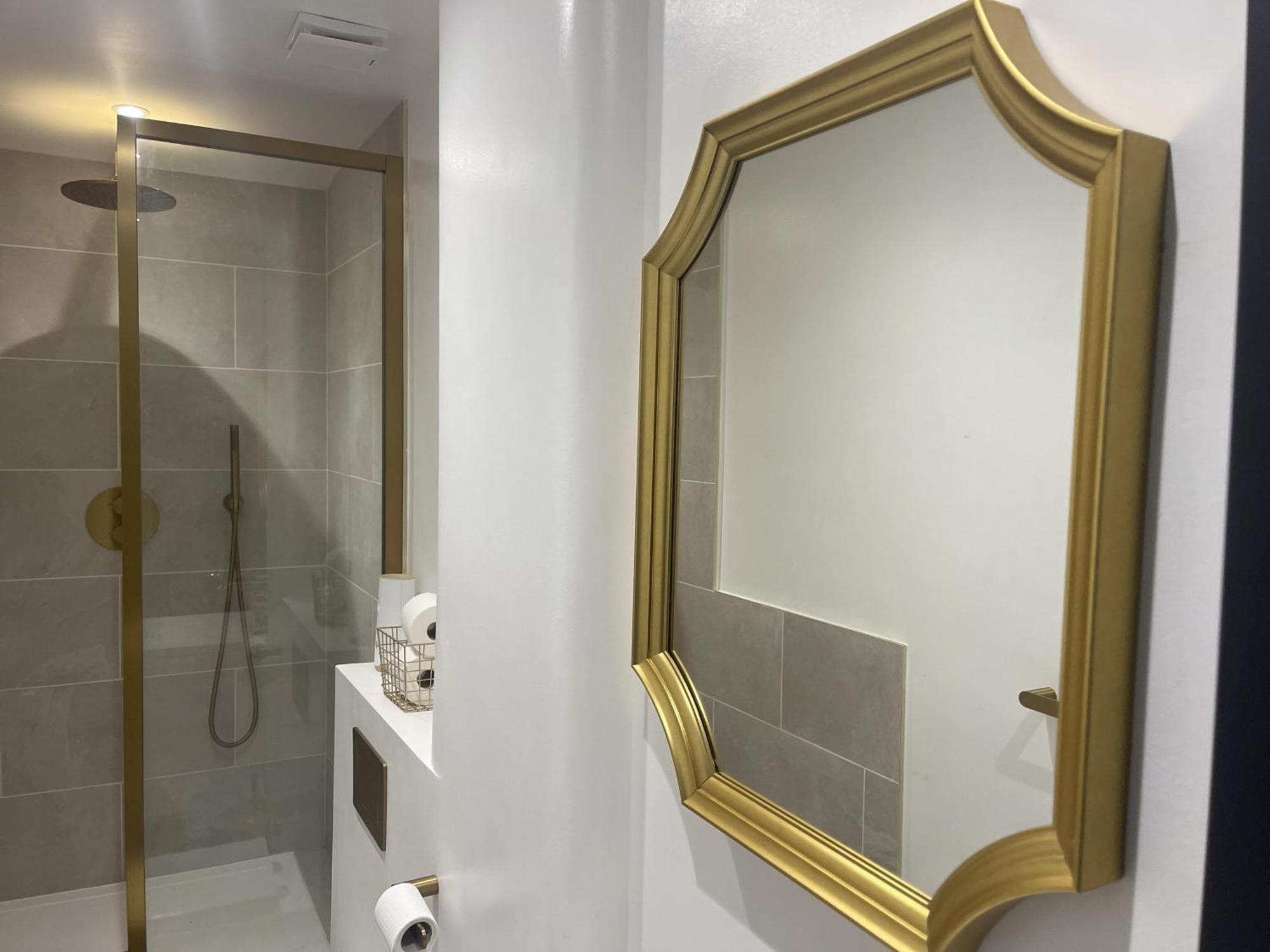 Immaculate 2-bed In London