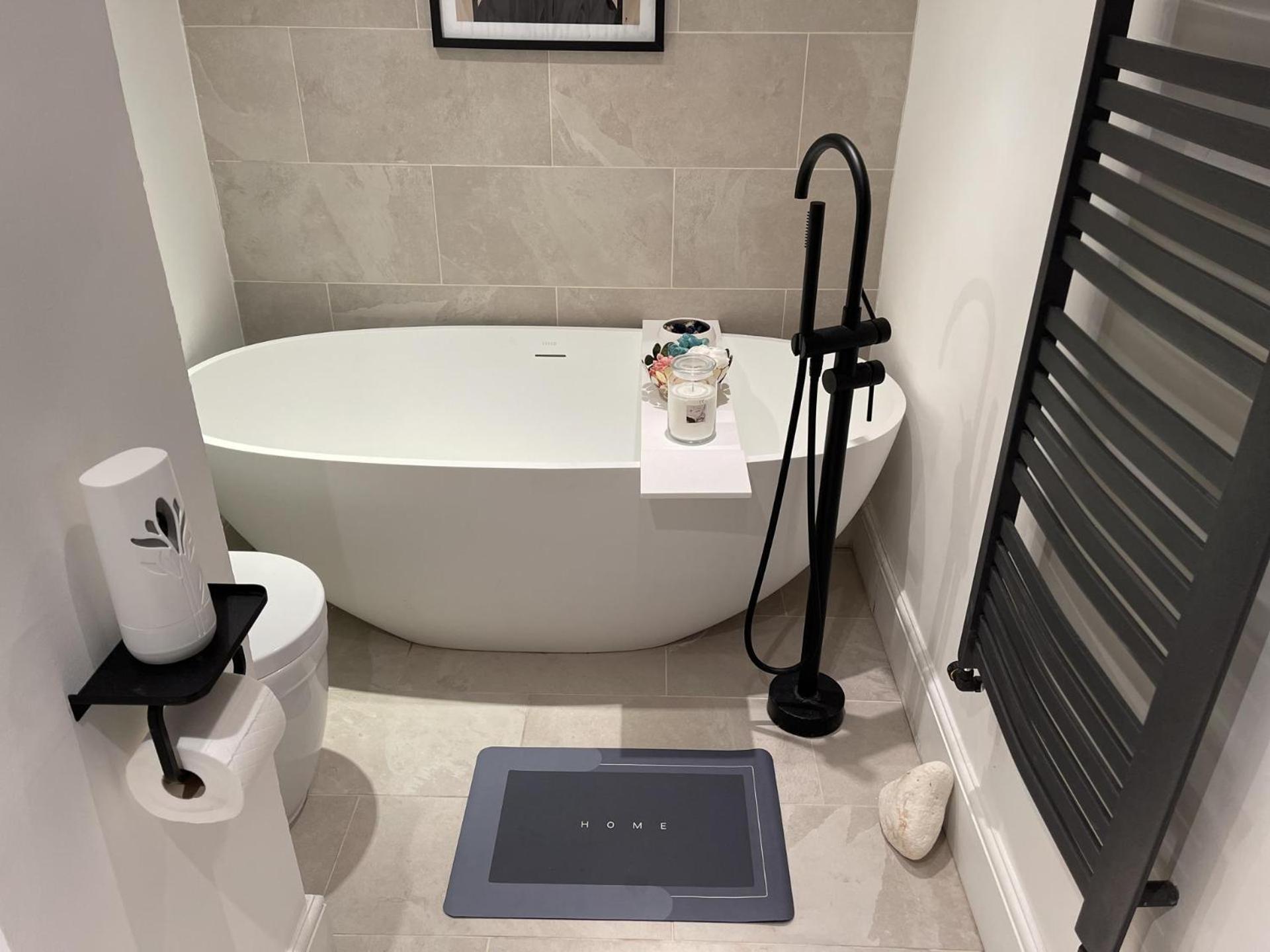 Apartment Immaculate 2-bed In *
