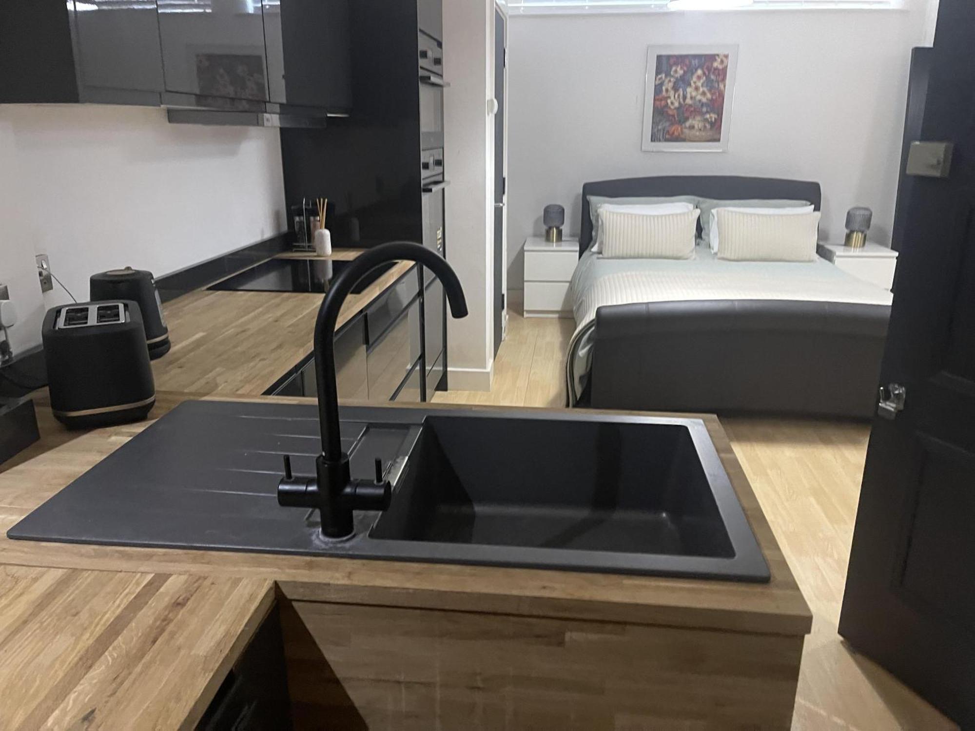 Apartment Immaculate 2-bed In