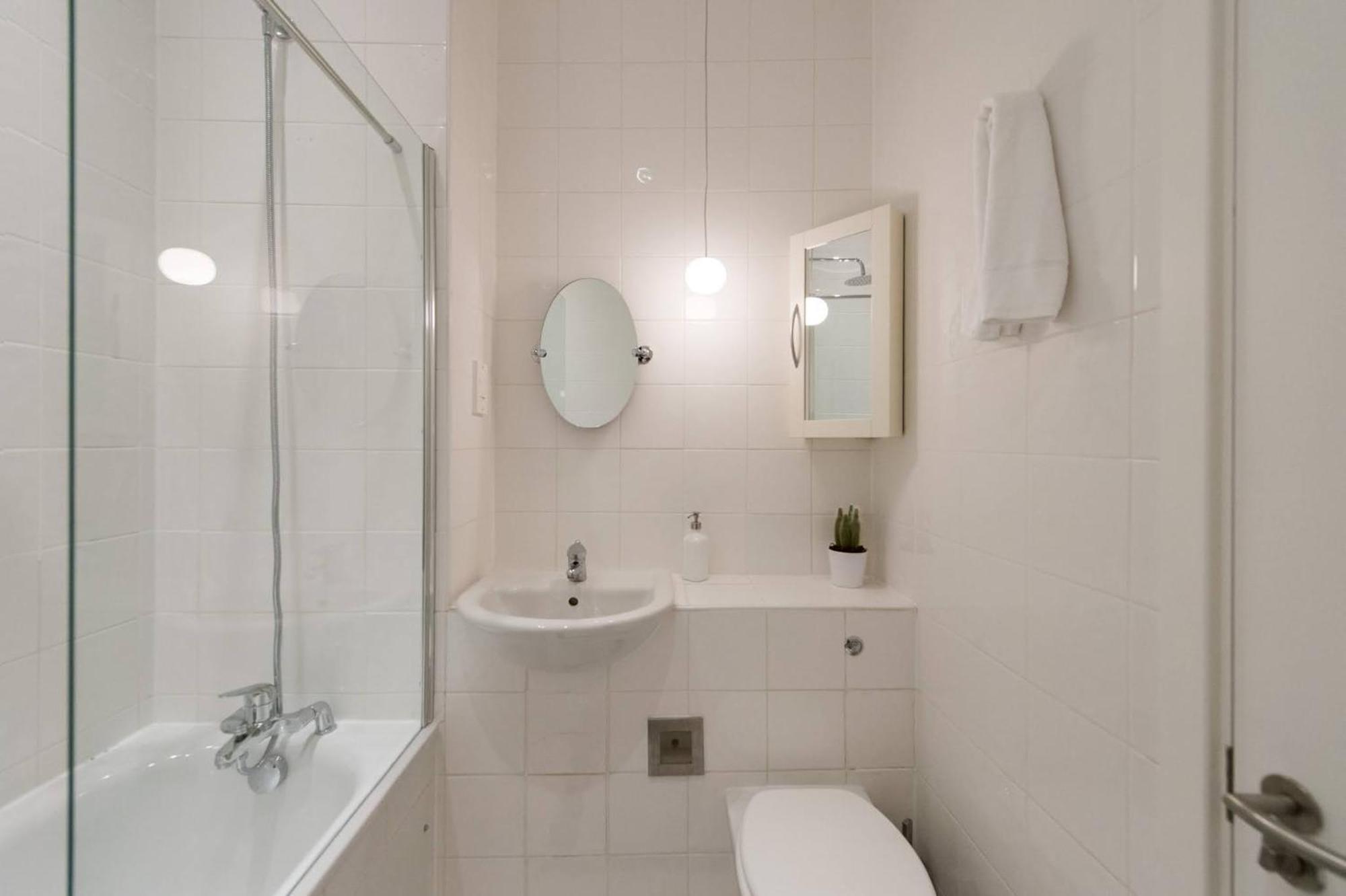 The William Wallace, By The Design Traveller Apartment