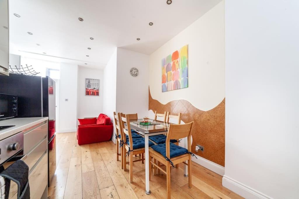 Spacious Retreat 2-bed In Popular Camden Town *