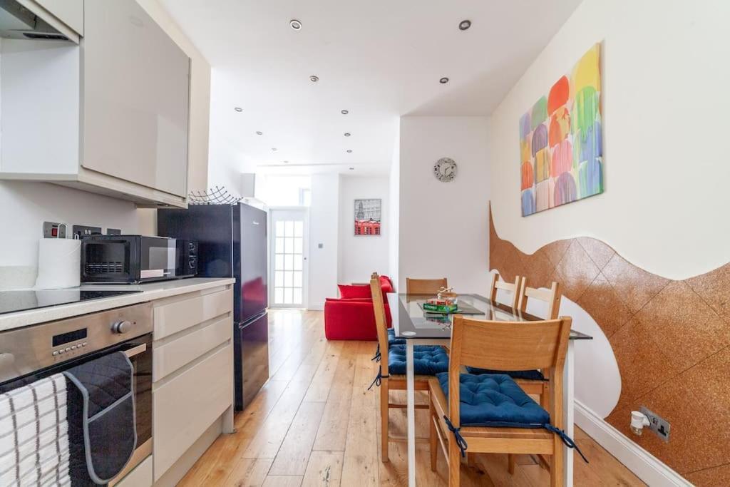 Apartment Spacious Retreat 2-bed In Popular Camden Town