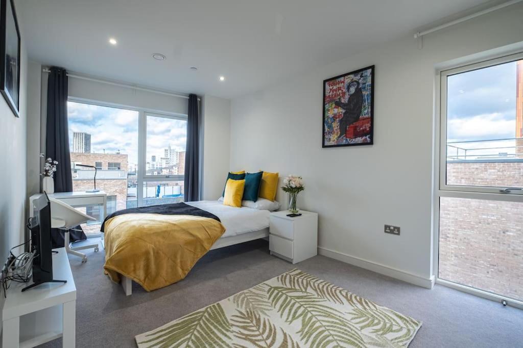 Apartment Luxury Penthouse In Canary Wharf - 3 Bedroom / 2 Bathroom *