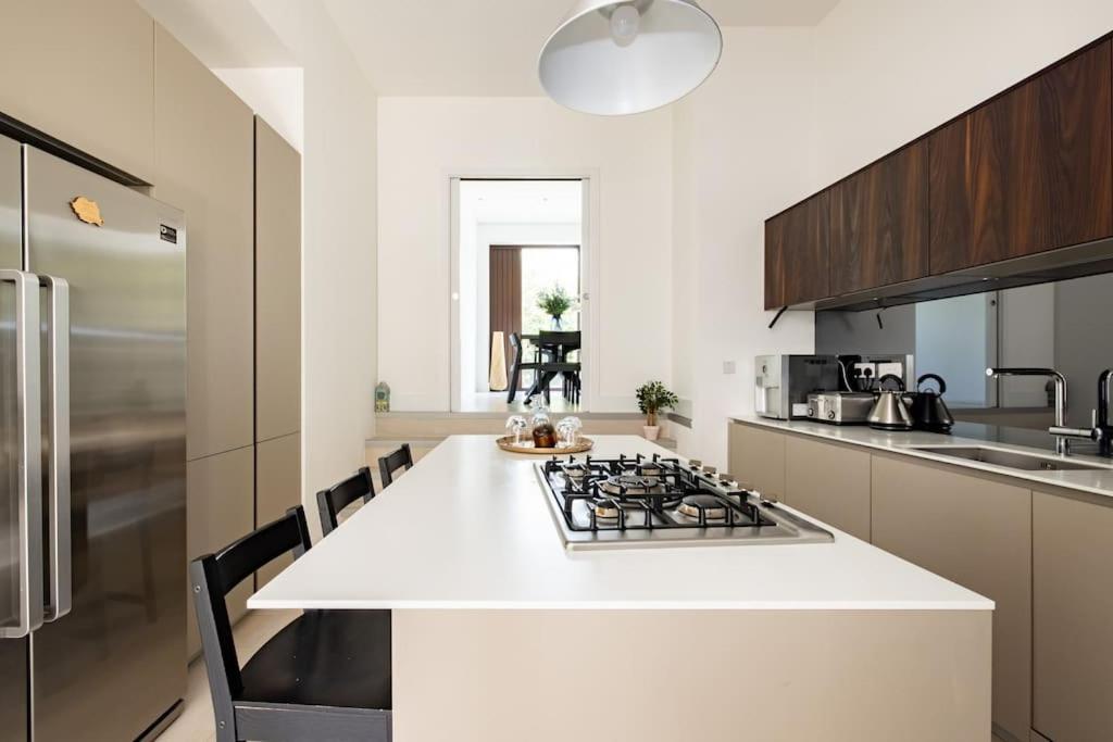Holiday home Modern 3 Bedroom Townhouse By Wild Roses *