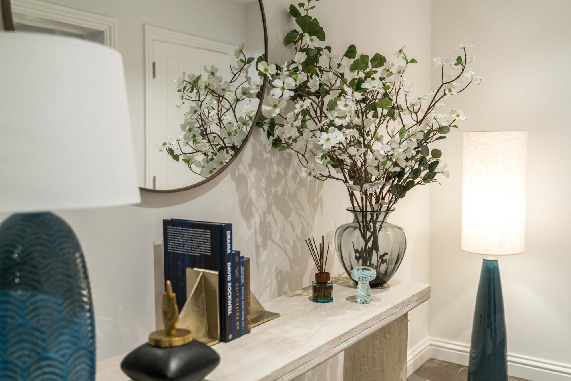 Bc1 Westkensington-baronscourt-luxuryonebed-10minpicadilly London