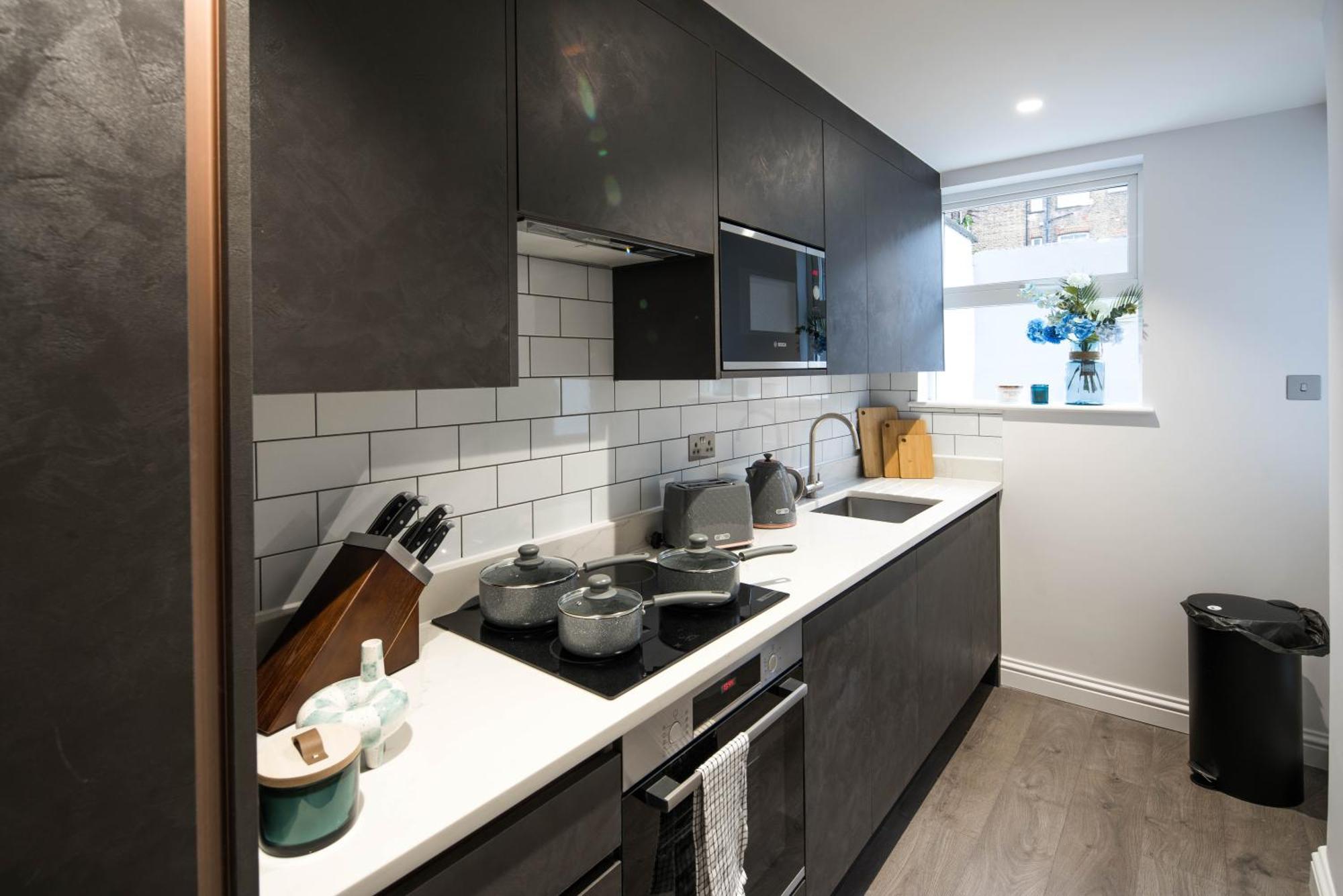 Apartment Bc1 Westkensington-baronscourt-luxuryonebed-10minpicadilly London