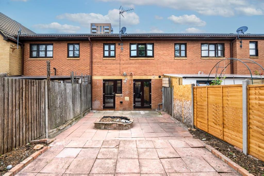 Immaculate Refurbished House * London