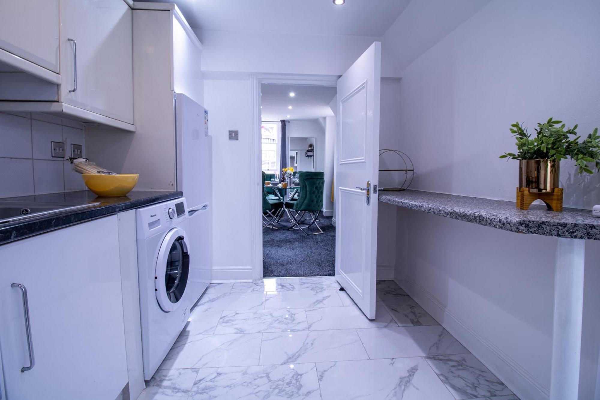 Luxurious 1-bedroom Penthouse On Oxford Street 11g London