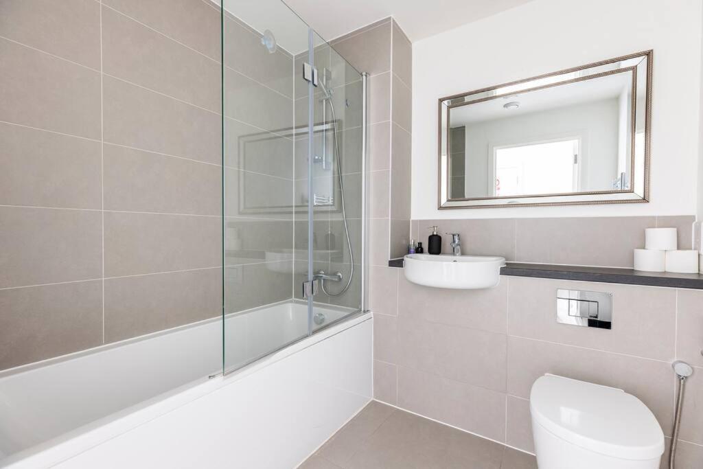 Apartment Stylish & Comfortable Top-floor Flat In Harrow London