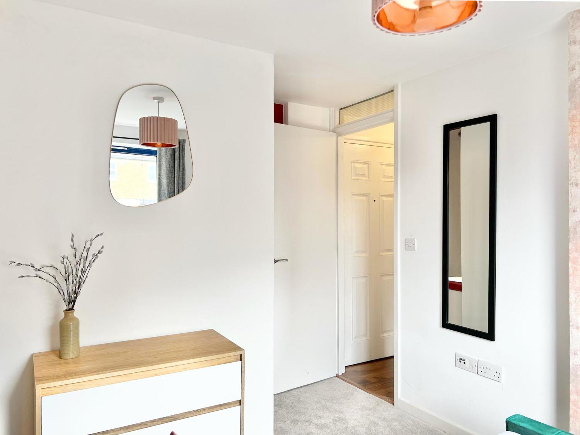 Apartment Weekly Or Monthly - Relocation & Business - 4 Guests - By Hofin Stays Short Lets & Serviced *