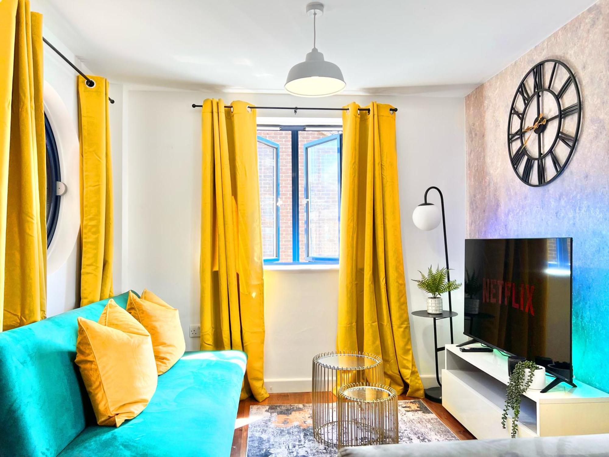 Weekly Or Monthly - Relocation & Business - 4 Guests - By Hofin Stays Short Lets & Serviced Apartment