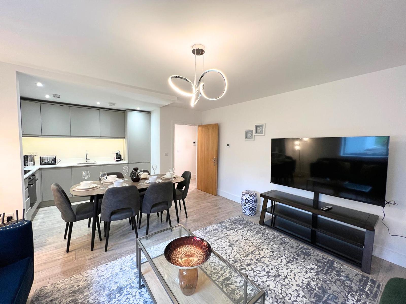 C1, Luxury 2 Bedroom Flat In Wembley Apartamento *