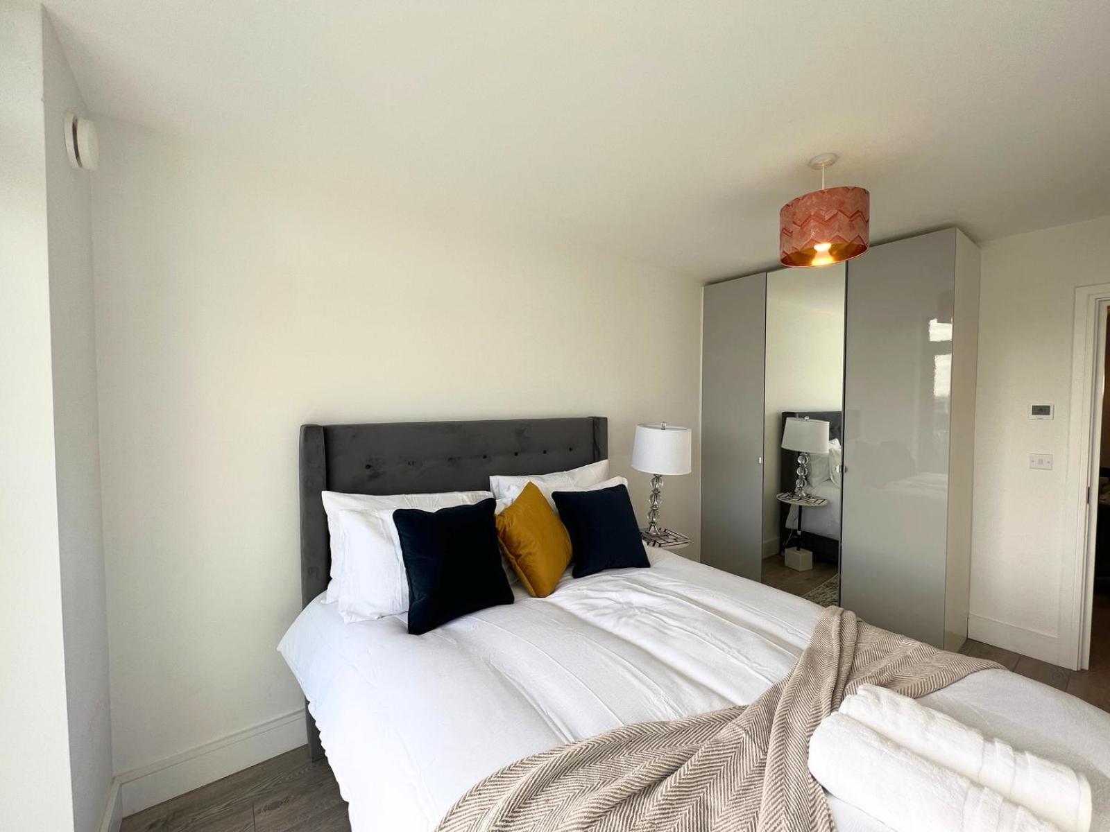 C1, Luxury 2 Bedroom Flat In Wembley * Londres