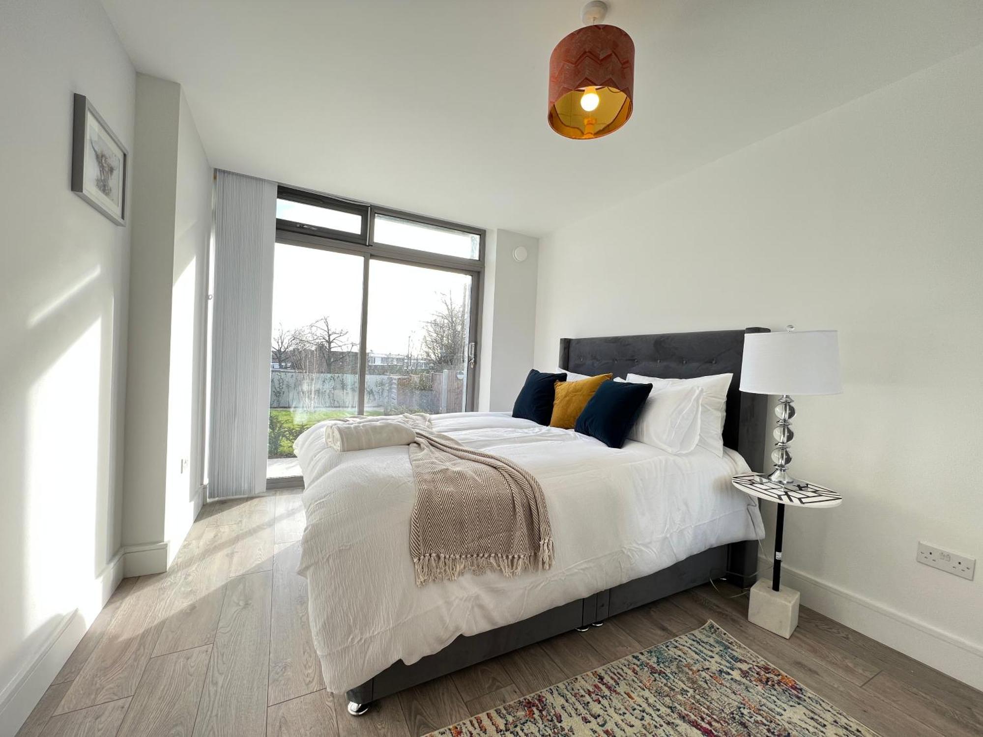 C1, Luxury 2 Bedroom Flat In Wembley Apartamento