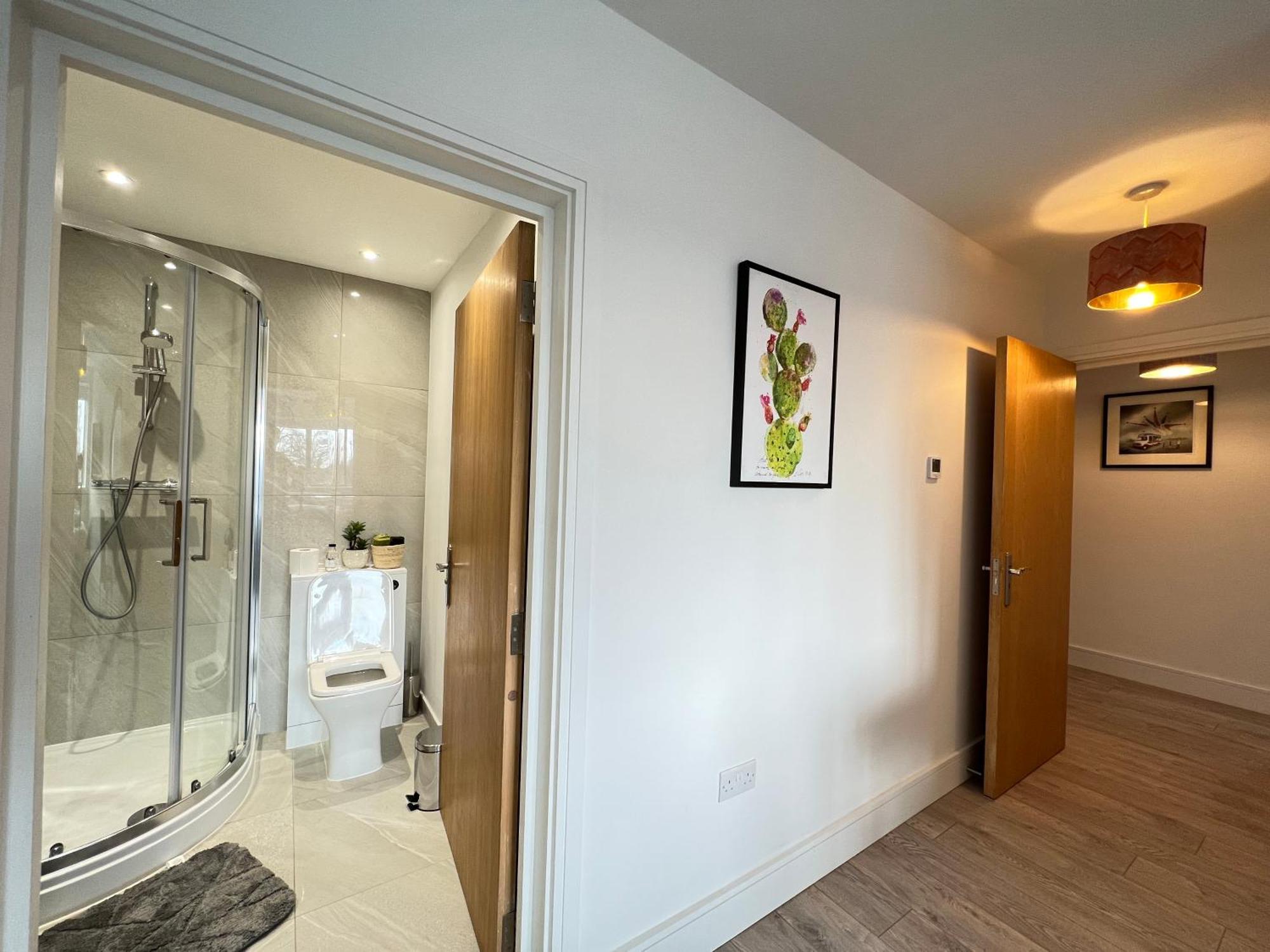 C1, Luxury 2 Bedroom Flat In Wembley Apartamento Londres