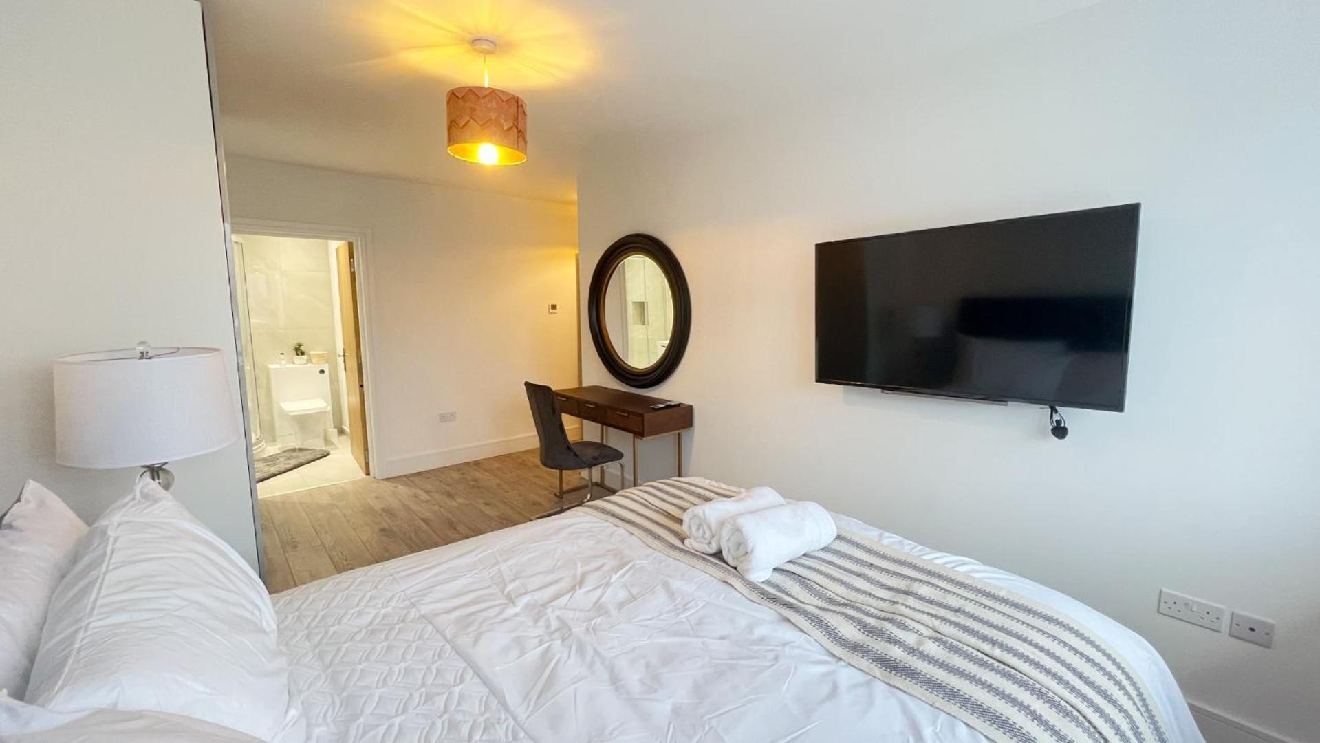 C1, Luxury 2 Bedroom Flat In Wembley * Londres