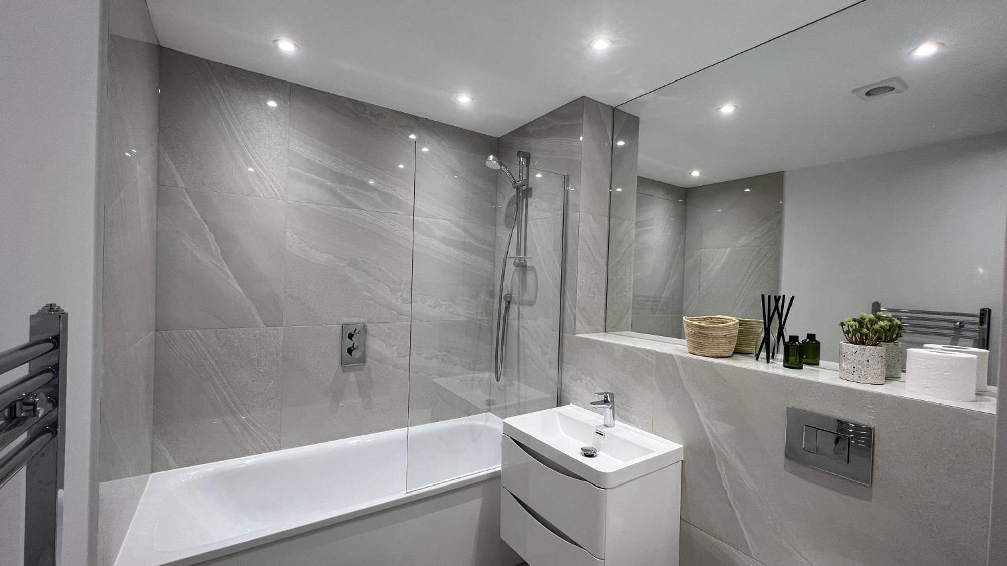 C1, Luxury 2 Bedroom Flat In Wembley Apartamento