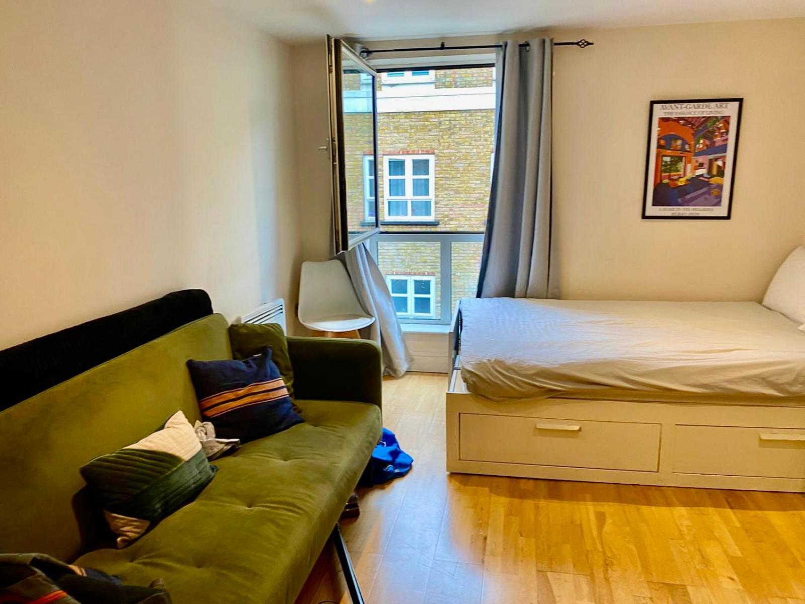 Modern 1 Bedroom Moments From Shoreditch Apartment *
