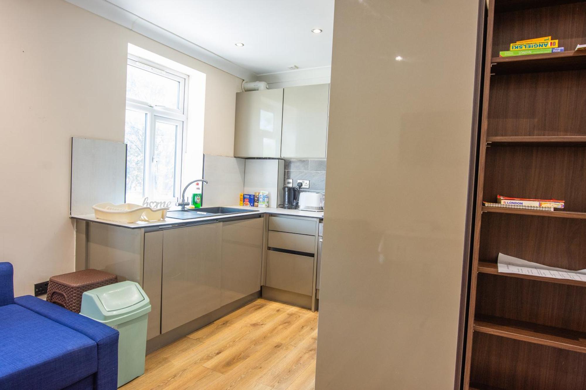 Evergreen Apartments, Flat 3, Apartment