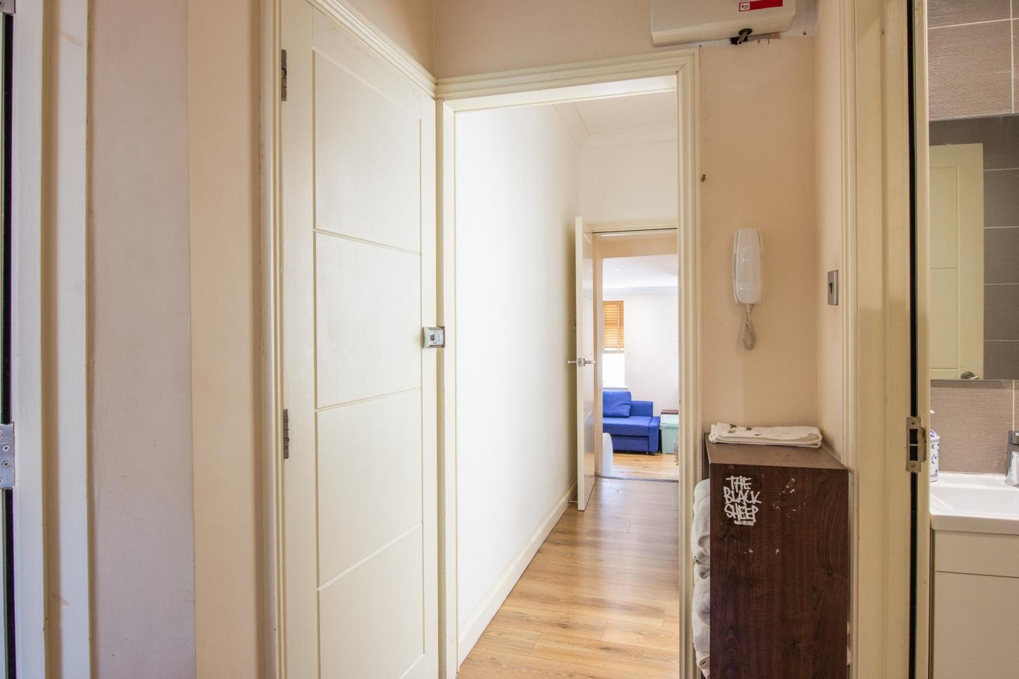 Apartment Evergreen Apartments, Flat 3, *