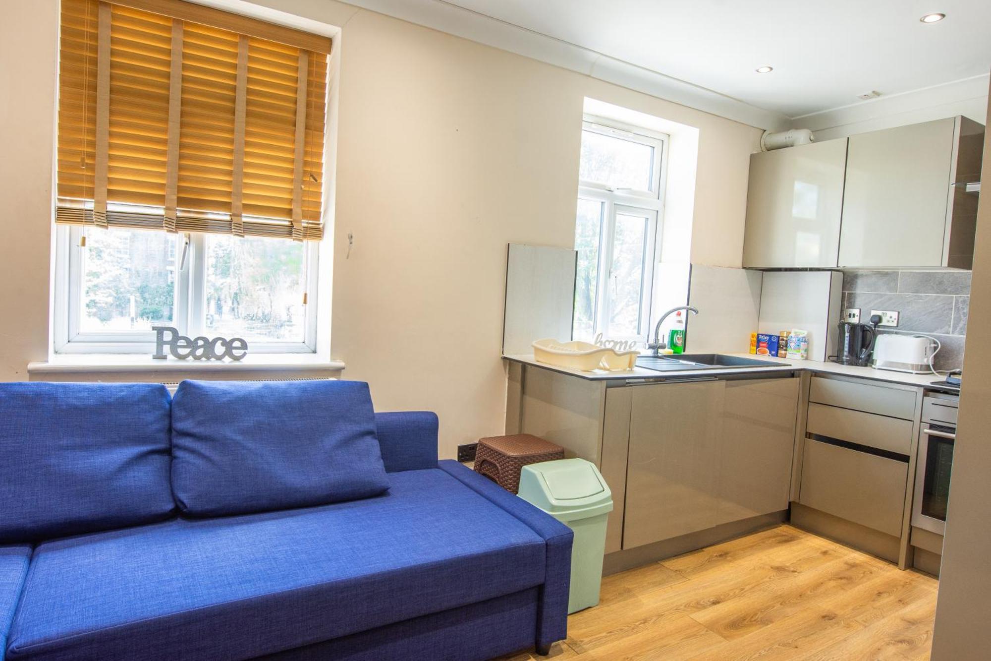Evergreen Apartments, Flat 3, Apartment *