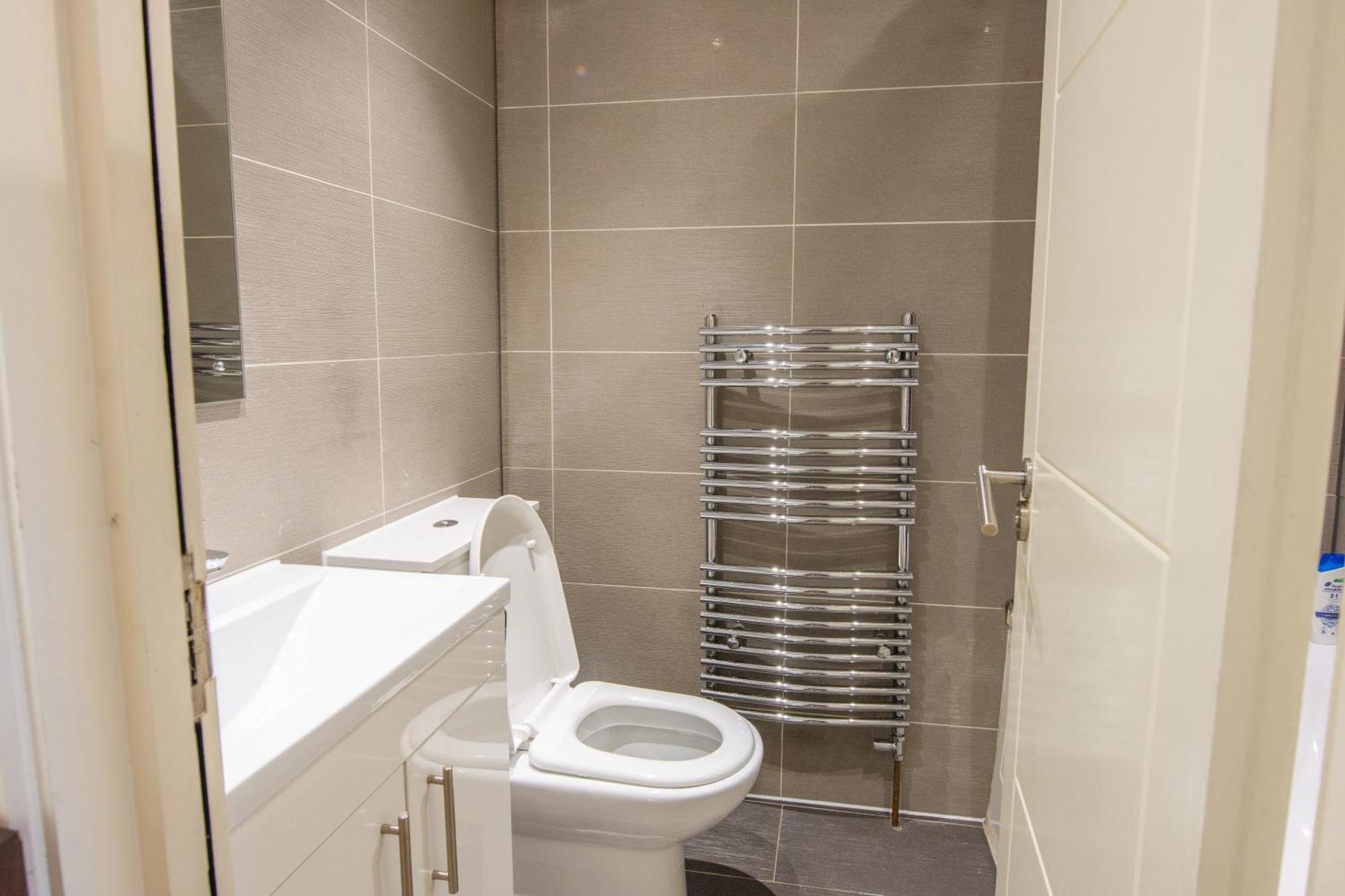 Evergreen Apartments, Flat 3, Apartment *
